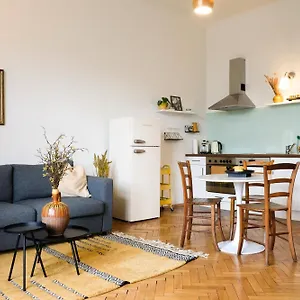  Apartman Stilvolles Apartment Im Zentrum Mit Parkplatz